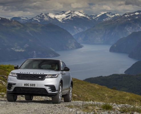 AWARD-WINNING RANGE ROVER VELAR